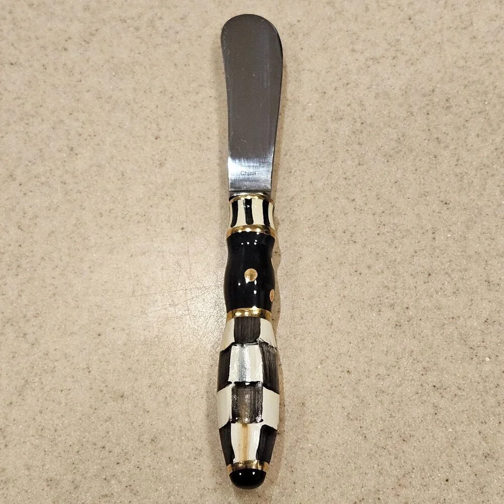 VERY RARE MACKENZIE CHILDS BLACK TIE COURTLY CHECK CERAMIC CANAPE BUTTER KNIFE